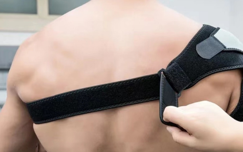 Shoulder Brace for Torn Rotator Cuff